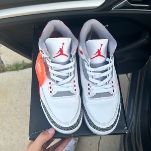 Jordan 3 fire red size 8M